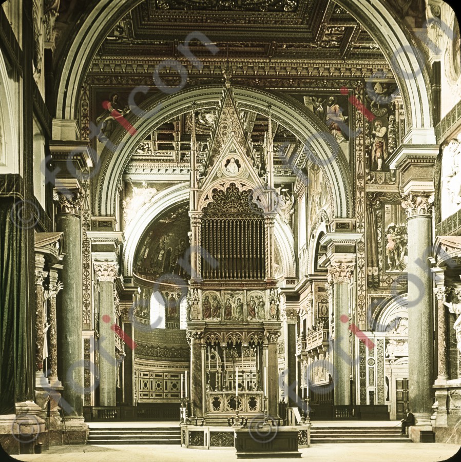 Baldachin des Hochaltars | Canopy of the high altar (foticon-simon-037-044.jpg)